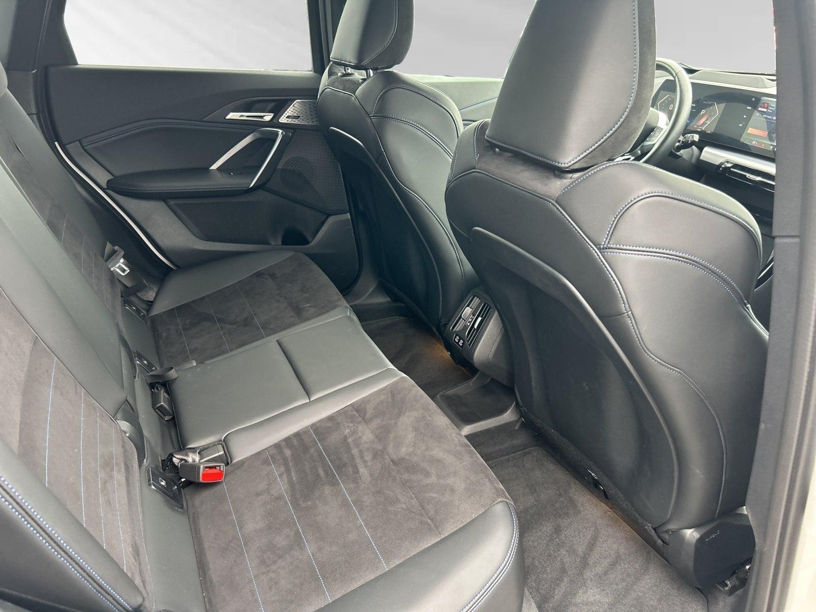 BMW iX1 xDrive30 M Sport AHK Pano Head-Up H/K, миниатюра 15
