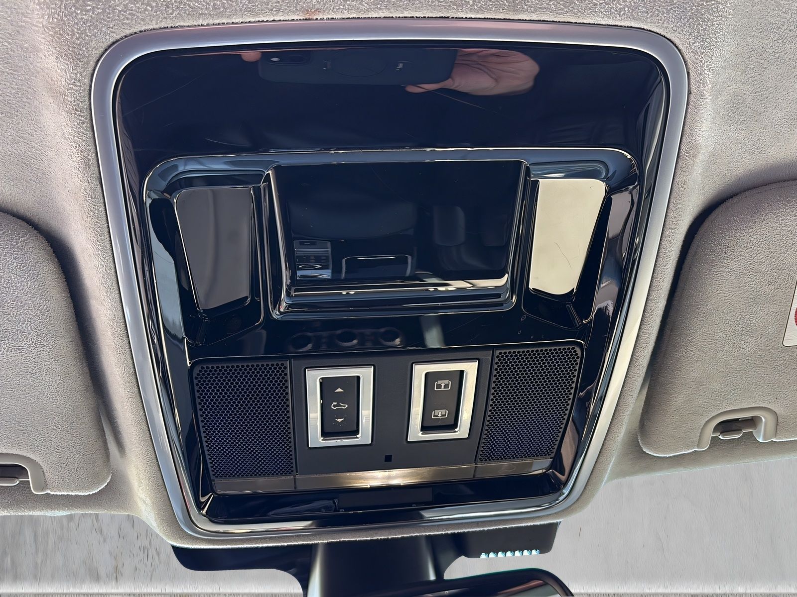 Fahrzeugabbildung Land Rover Range Rover 3.0 TDV6 Autobiography PANO*ACC*AHK