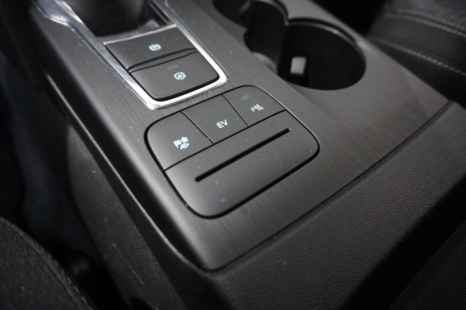 Fahrzeugabbildung Ford Kuga 2.5 HYBRID COOL & CON. NAVI/LED/SPORT/DAB+