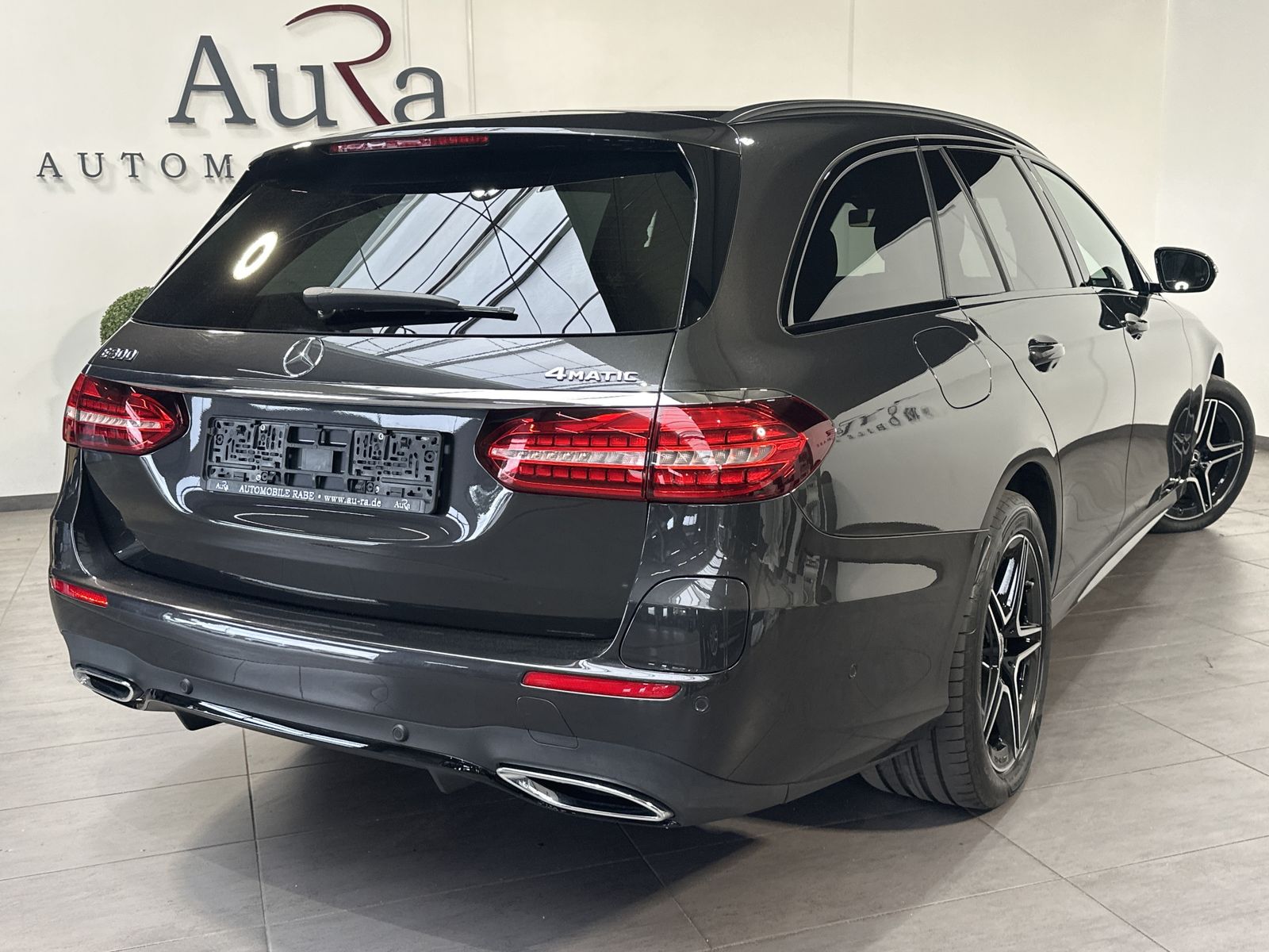 Fahrzeugabbildung Mercedes-Benz E 300de T 4Matic AMG-Line NAV+LED+360°+BURMESTER