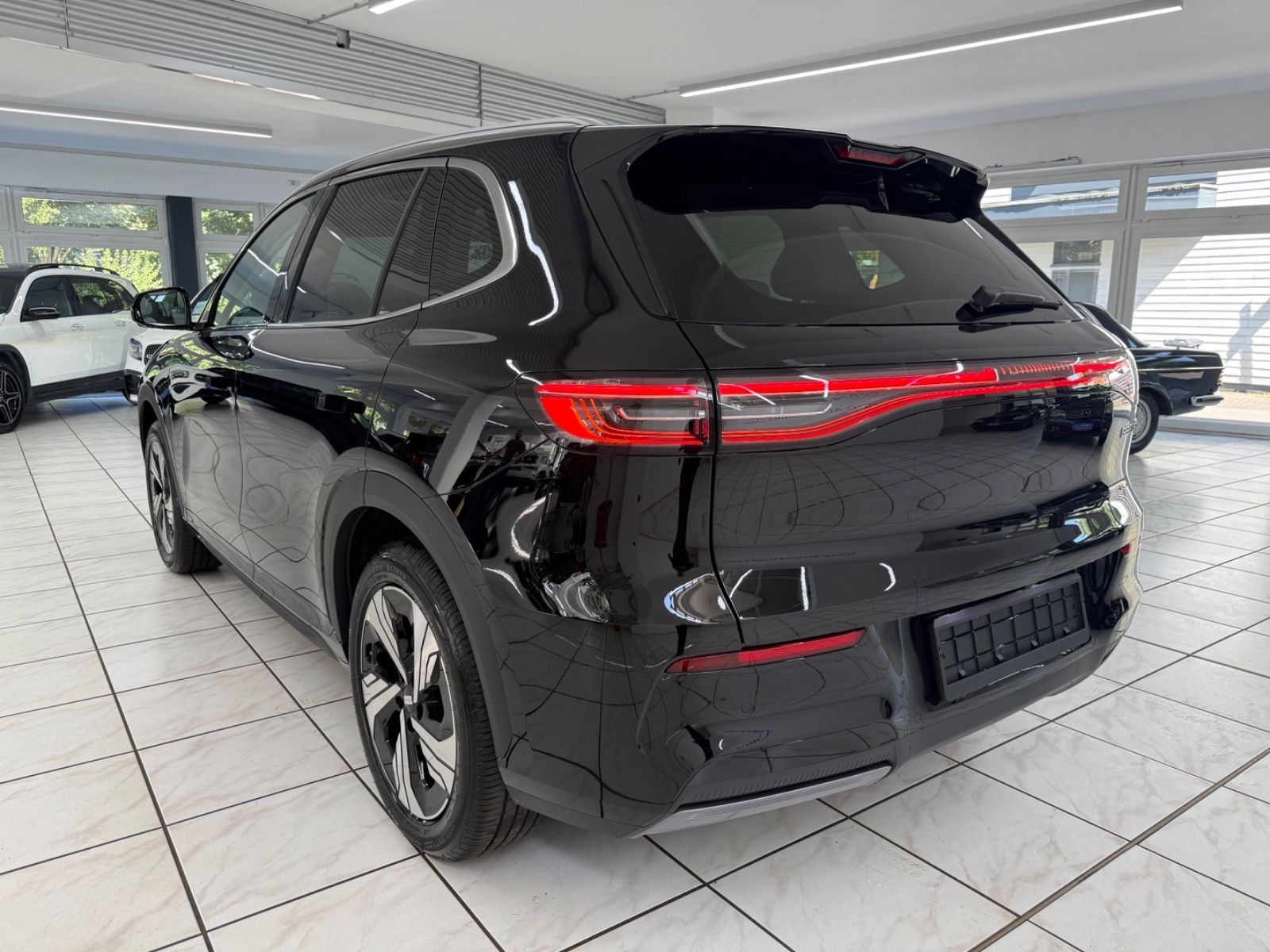 Geely E5 - Bild 2