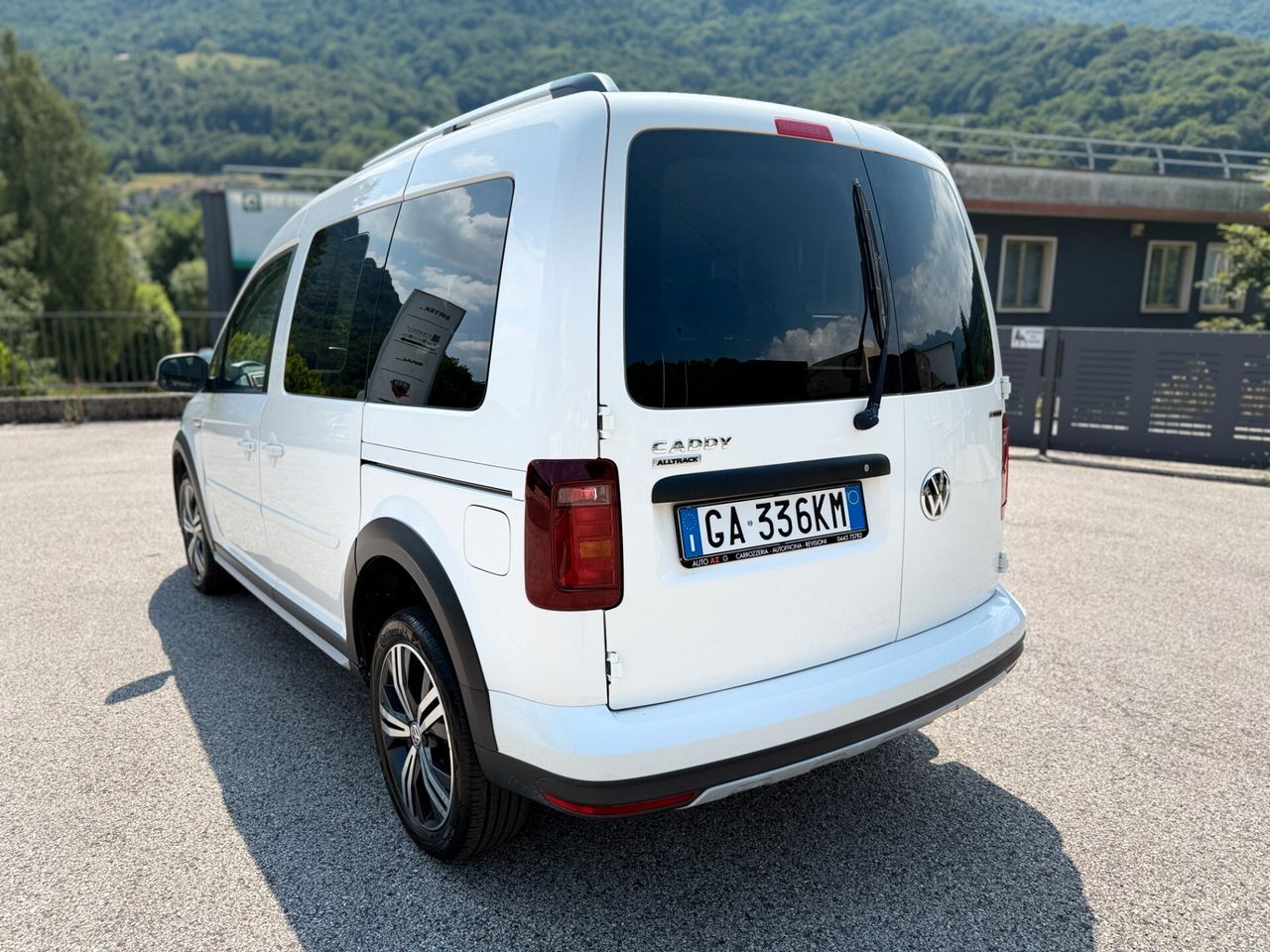 Volkswagen Caddy 2.0 TDI 122 CV 4MOTION Alltrack imagem 3
