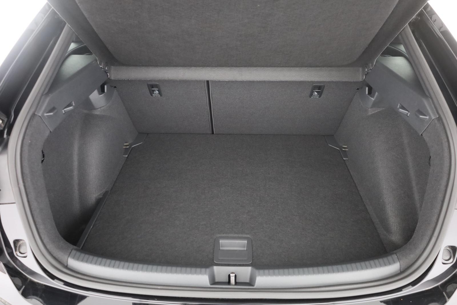 Volkswagen Taigo R-Line 1.5 TSI DSG Matrix ACC AHK