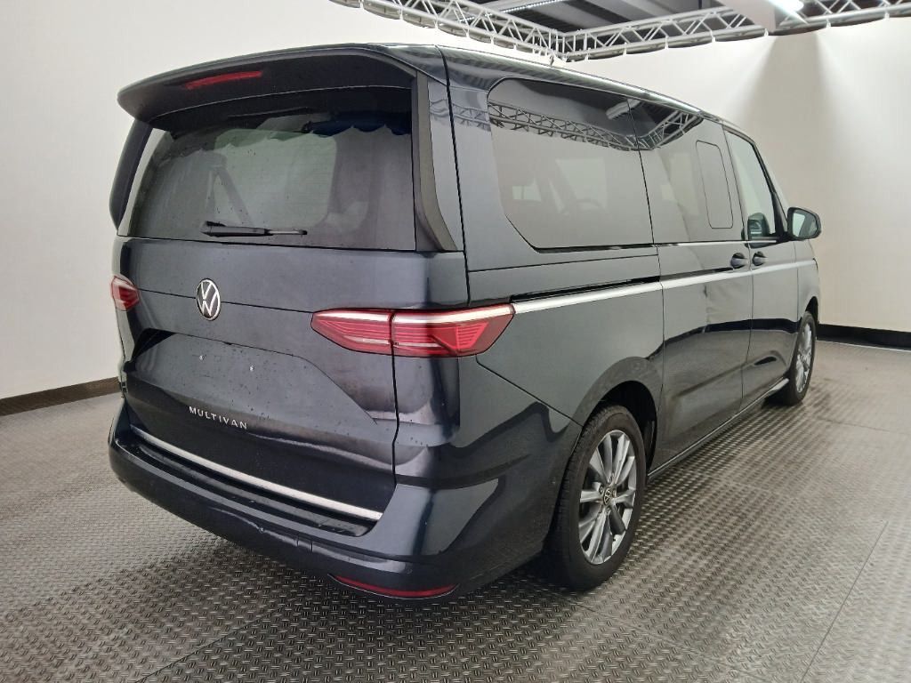 Fahrzeugabbildung Volkswagen T7 Multivan HUD ACC HK 3-Zonen Ambiente Matrix