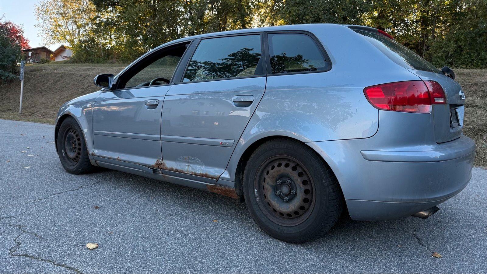 Audi A3 2004 — салон