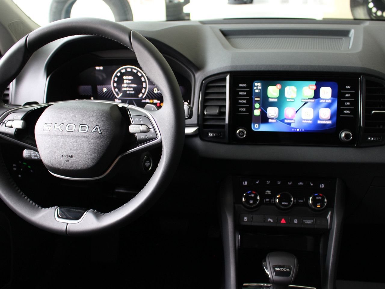 Fahrzeugabbildung SKODA Karoq 1.5 TSI ACT Selection ACC/AHK/RFK/LED