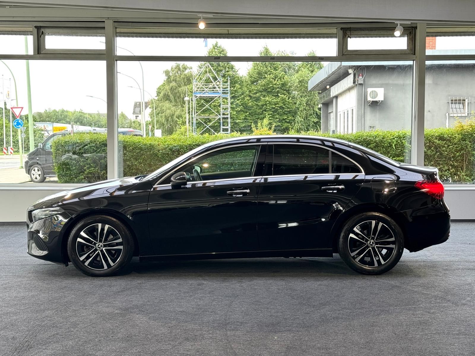 Mercedes-Benz A 200 d Limousine WIDESCREEN KAM AMBI TEMPO SZH foto 5