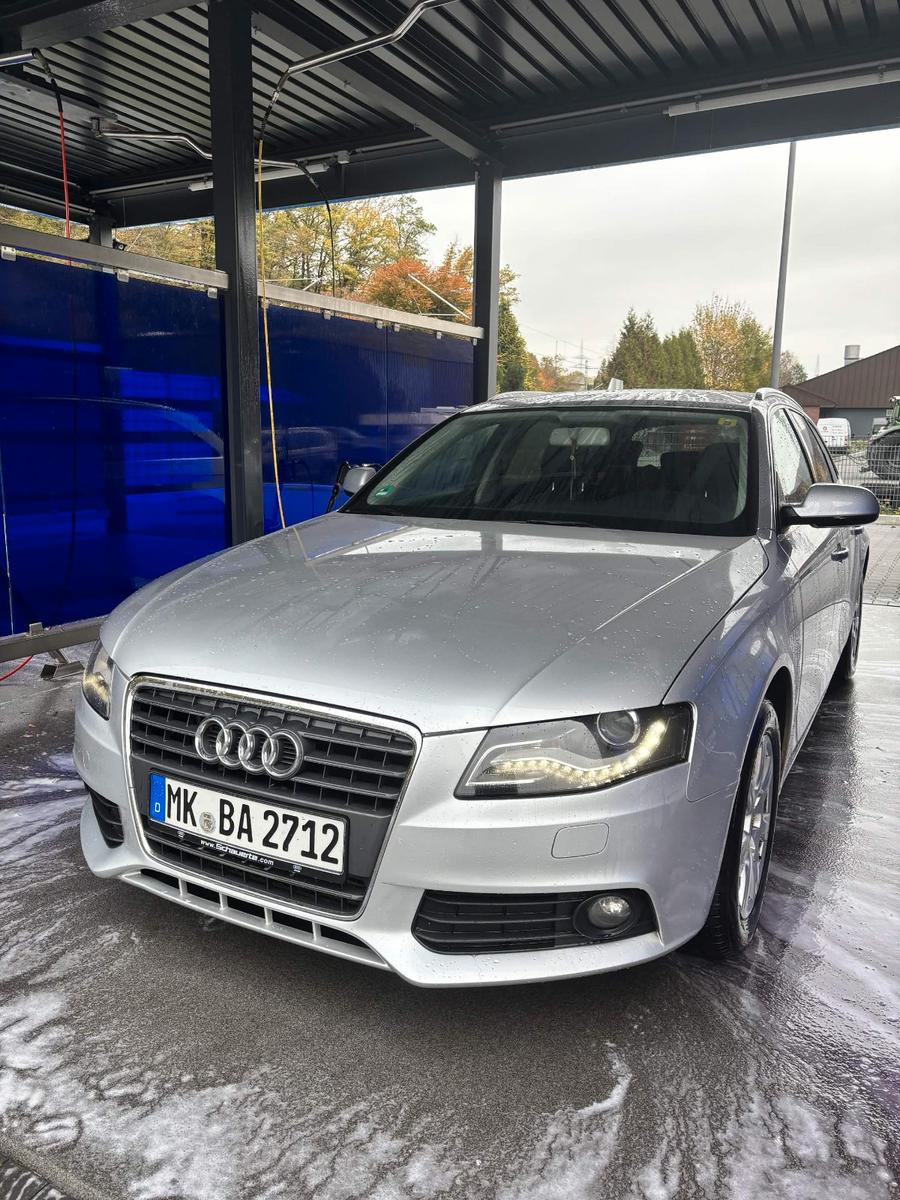 Audi A4 2010 — interior