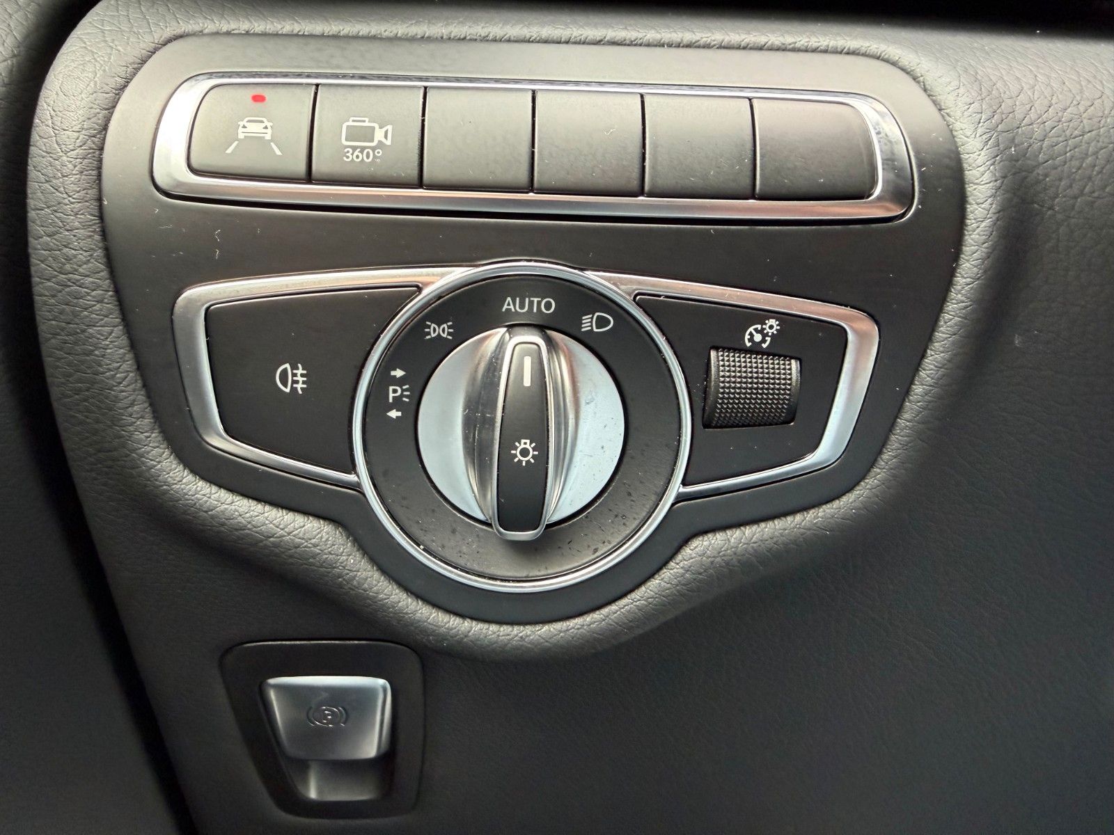 Fahrzeugabbildung Mercedes-Benz V 250 AVANTGARDE ED AHK Tisch 6Sitze