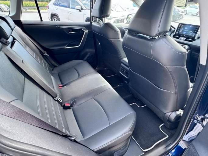 Toyota RAV4 5-Türer 2,5L Hybrid 4x4 Allrad Lounge *Pano