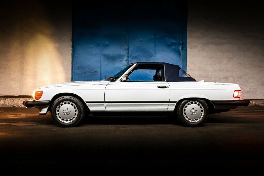 Mercedes-Benz SL 560