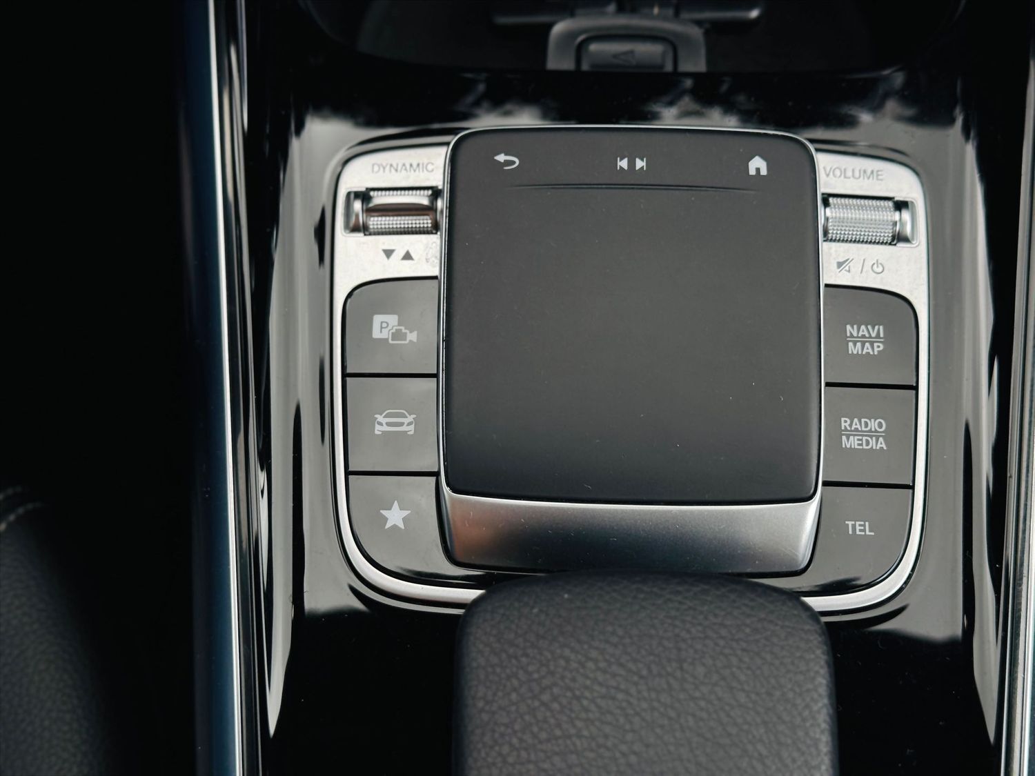 Fahrzeugabbildung Mercedes-Benz B 180 PROGRESSIVE & NIGHT, Autom., LED, EPH, Nav