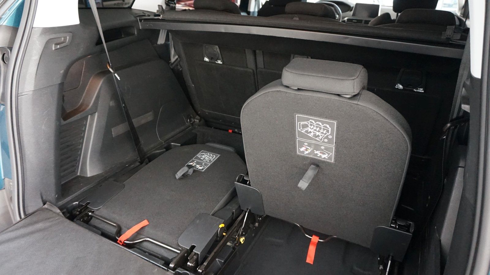 Fahrzeugabbildung Peugeot 5008 Active Business 7 Sitzer Scheckheftgepflegt