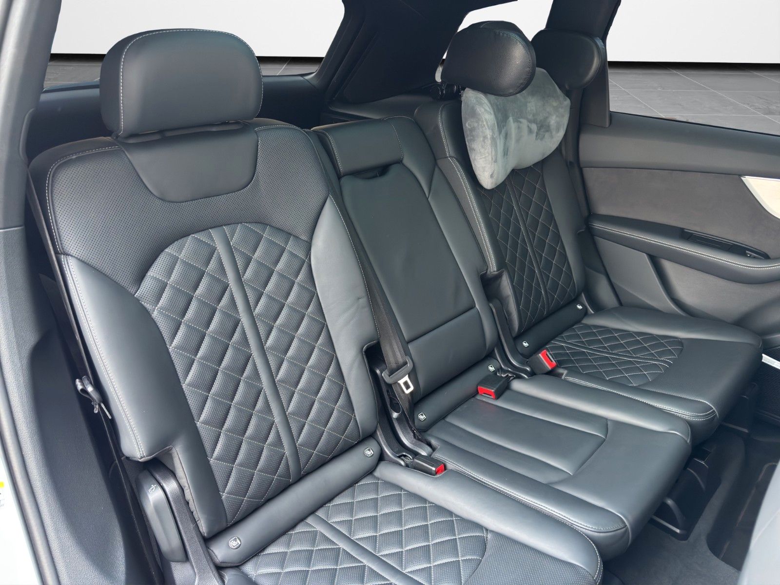 Fahrzeugabbildung Audi Q7 50 TDI SLINE SPORT BLACK HUD B&O LASER ALLRAD