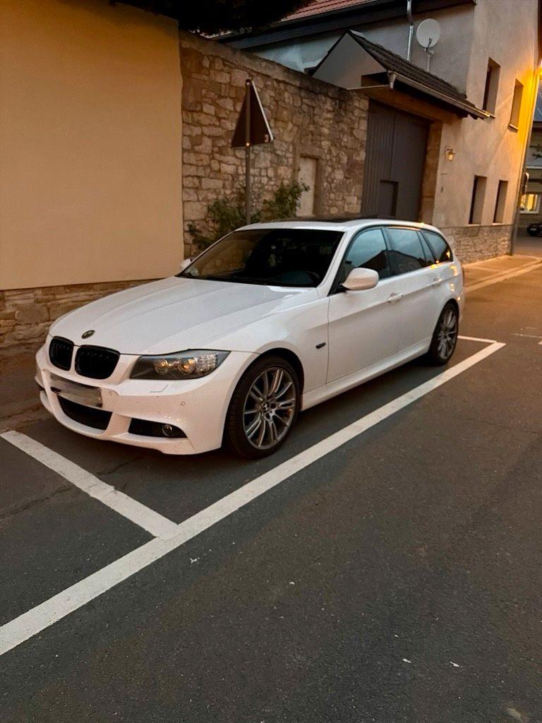 BMW 330, 2009