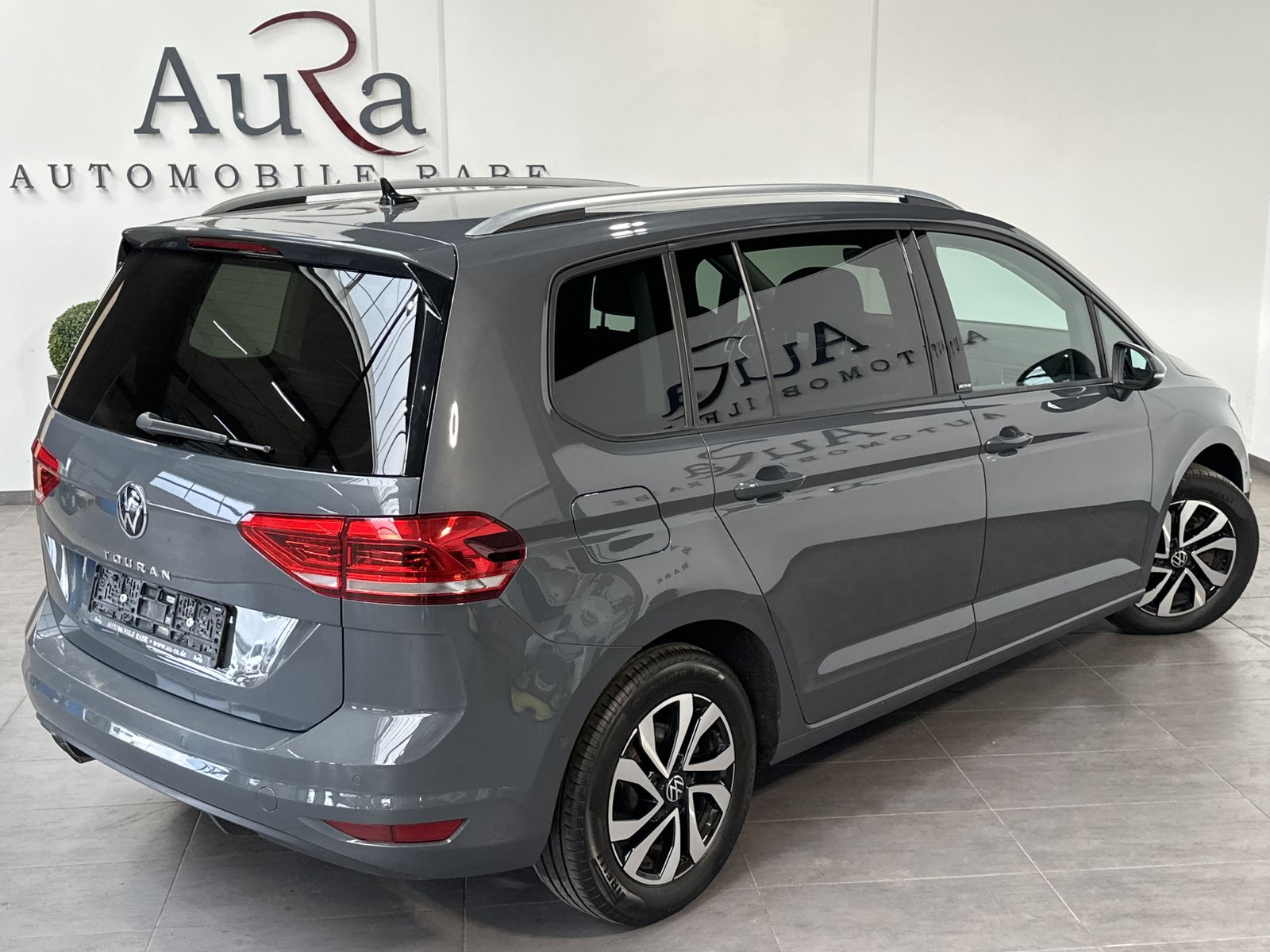 Fahrzeugabbildung Volkswagen Touran 2.0 TDI DSG ACTIVE NAV+LED+AHK+KAMERA+SHZ