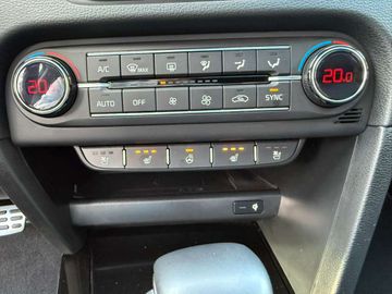 Kia XCeed 1.6T DCT7 Platinum Glasdach Navi