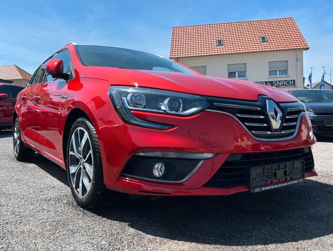 Renault Megane IV Grandtour BOSE 1.2 AUT