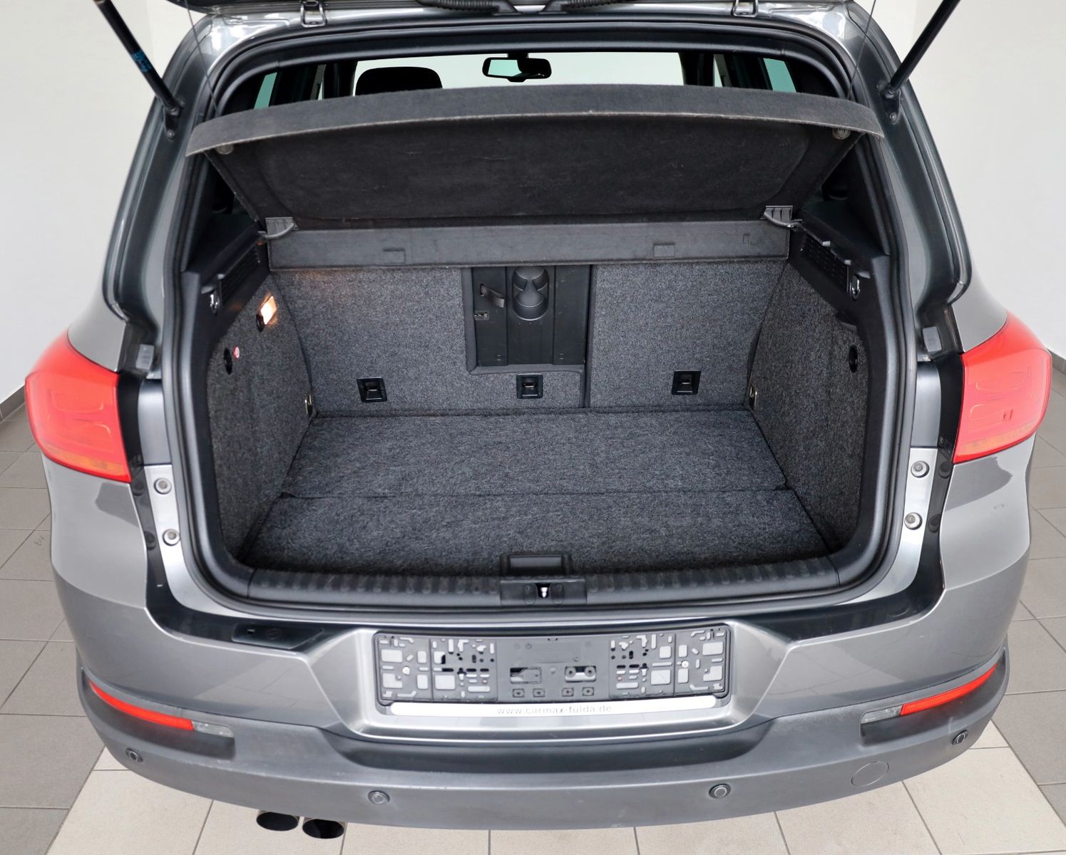 Fahrzeugabbildung Volkswagen Tiguan Life 4M Navi,SH,PDC,Park Assist,SR+WR