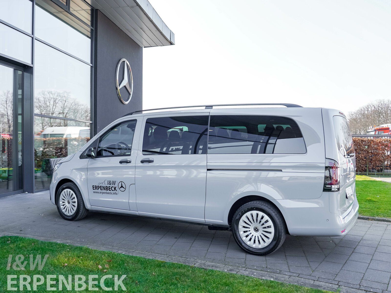 Fahrzeugabbildung Mercedes-Benz Vito Tourer 116 CDI Pro extralang AHK Tür links