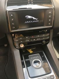 Jaguar F-Pace - 9