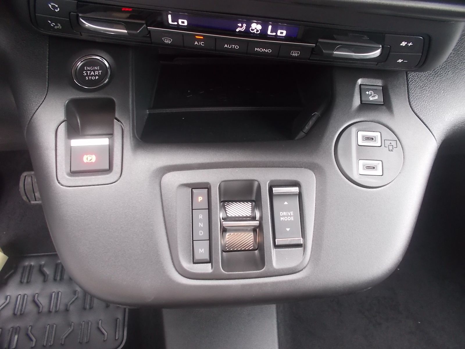 Fahrzeugabbildung Fiat Doblo Kombi 1.5 HDi 130 Automatik + 7 Sitzer