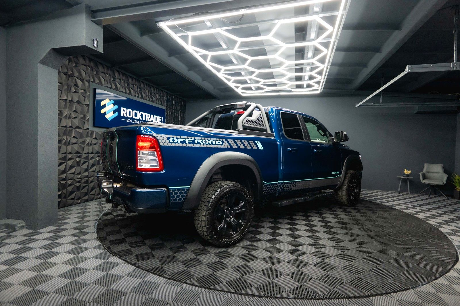 Fahrzeugabbildung Dodge RAM 5.7 V8 HEMI 4x4 BLUE EDITION Offroad LONGBED