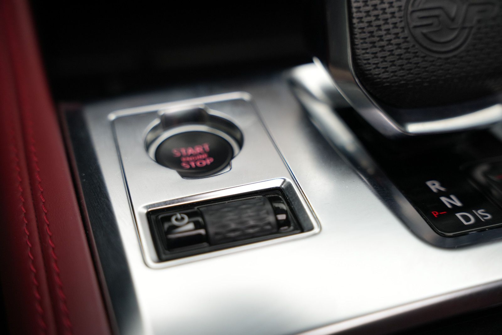 Fahrzeugabbildung Jaguar F-Pace SVR *Panorama*MeridianSurround*360°Memory