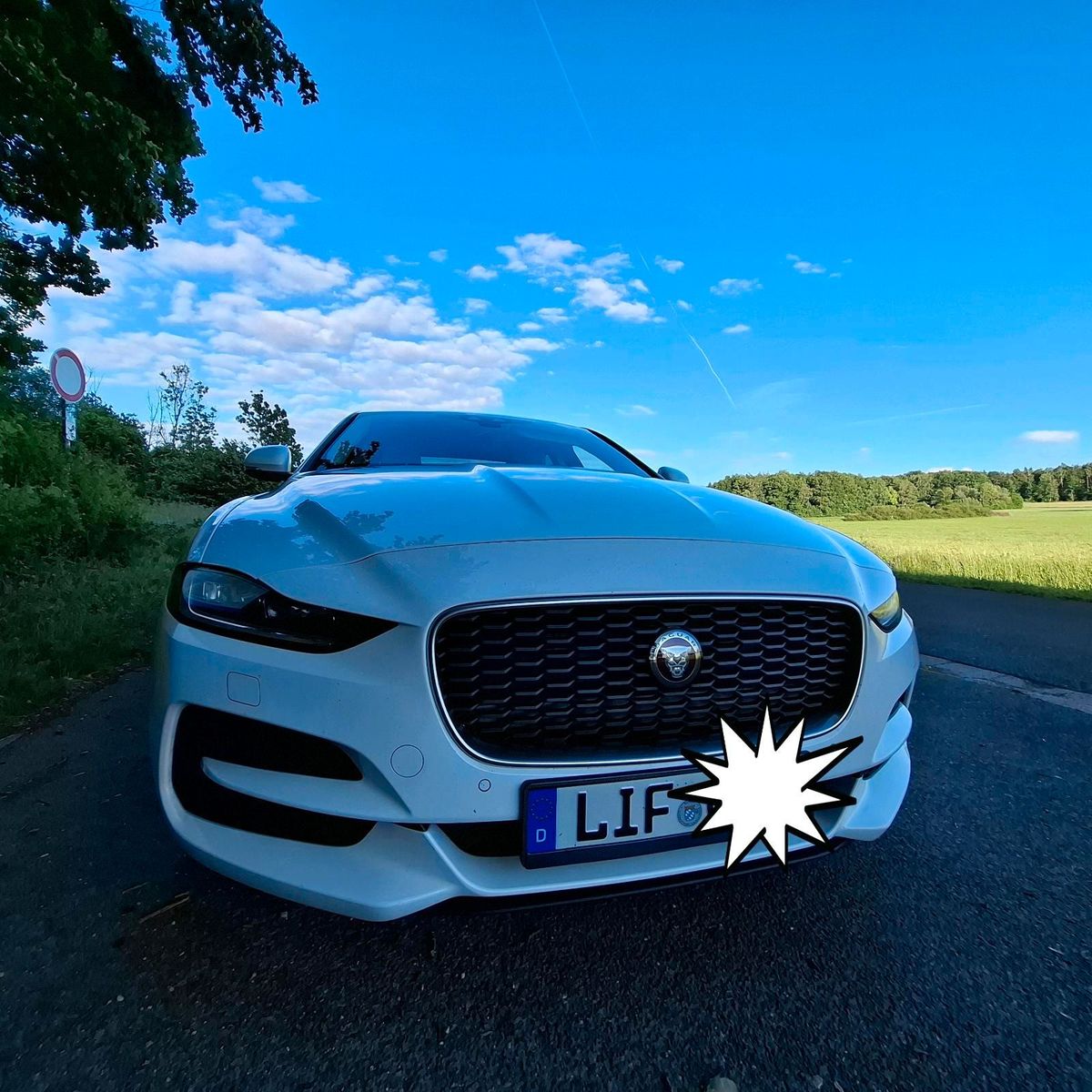 JAGUAR XE