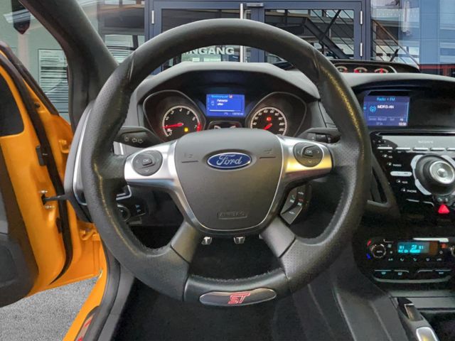 Ford Focus ST °RECARO°Bi-Xenon°Navi°Keyless°AAC°SHZ°