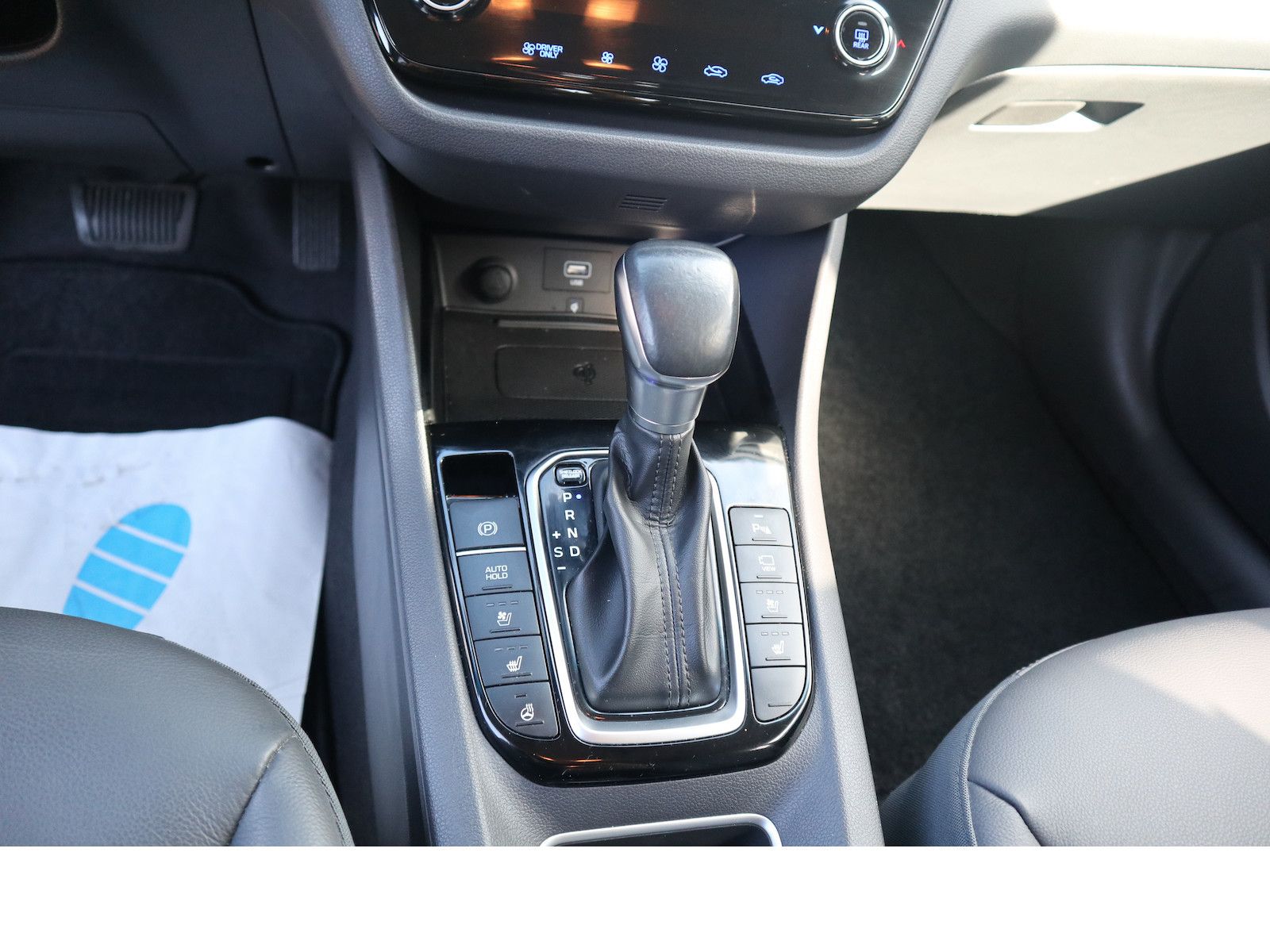 Fahrzeugabbildung Hyundai IONIQ Premium Hybrid Navi Scheckheftgepflegt