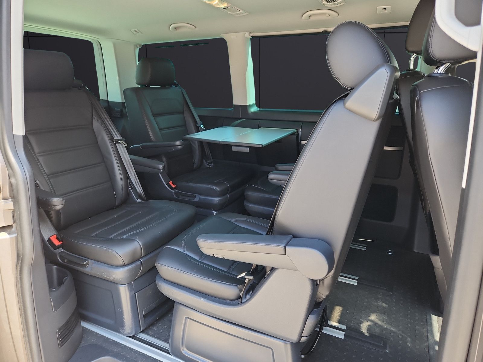 Fahrzeugabbildung Volkswagen T6 Multivan 4Motion Generation Six/AHK/Navi/SDHZ