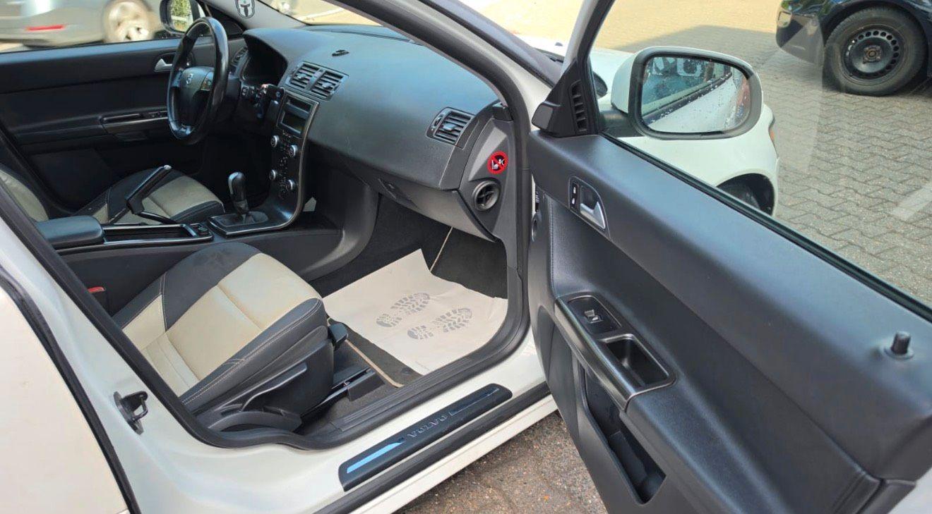 Volvo V50 2009 — photo 6