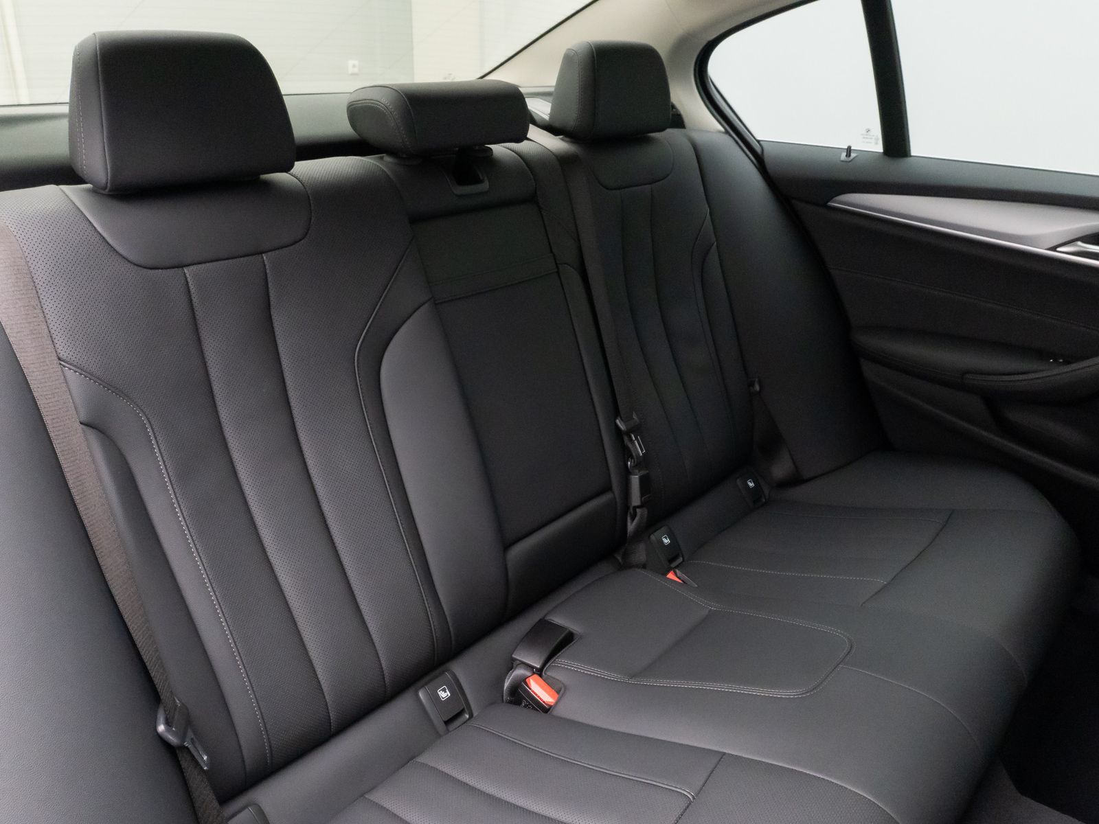 Fahrzeugabbildung BMW 530e Kamera DAB HiFi Leder 4xKlima Alarm 18Zoll