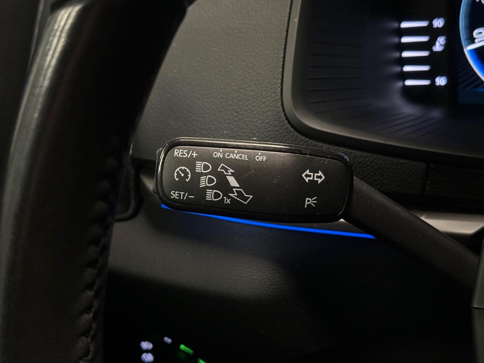 Skoda Karoq 2.0 TDI DSG Tour 4x4 *AHK*NAVI*CarPlay*SHZ, миниатюра 17