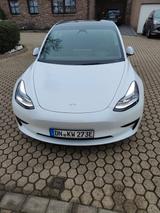 Tesla Model 3 Standard-Reichweite mit Winterreifen  - gebrauchte Tesla Model 3 aus dem Jahr 2022