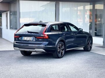 Volvo V90 Cross Country - 5