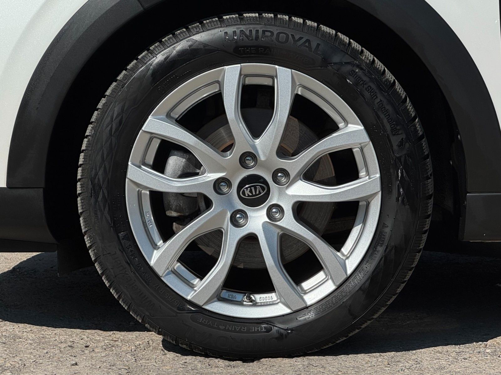 Fahrzeugabbildung Kia E-Soul 64kWh Spirit Schiebedach CarPl. H&K ACC