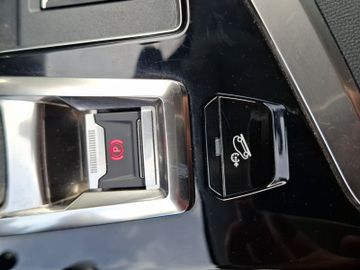Peugeot 3008 Allure Pack1.2 PureTech 130 +Navi+Kam.+360