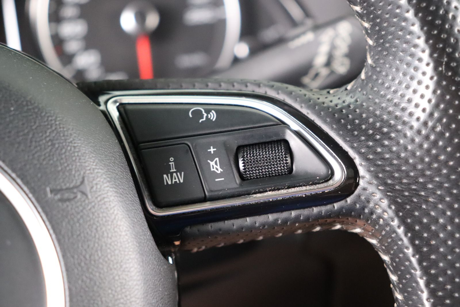 Fahrzeugabbildung Audi Q5 3.0 TDI quattro S- line * Bi- Xe
