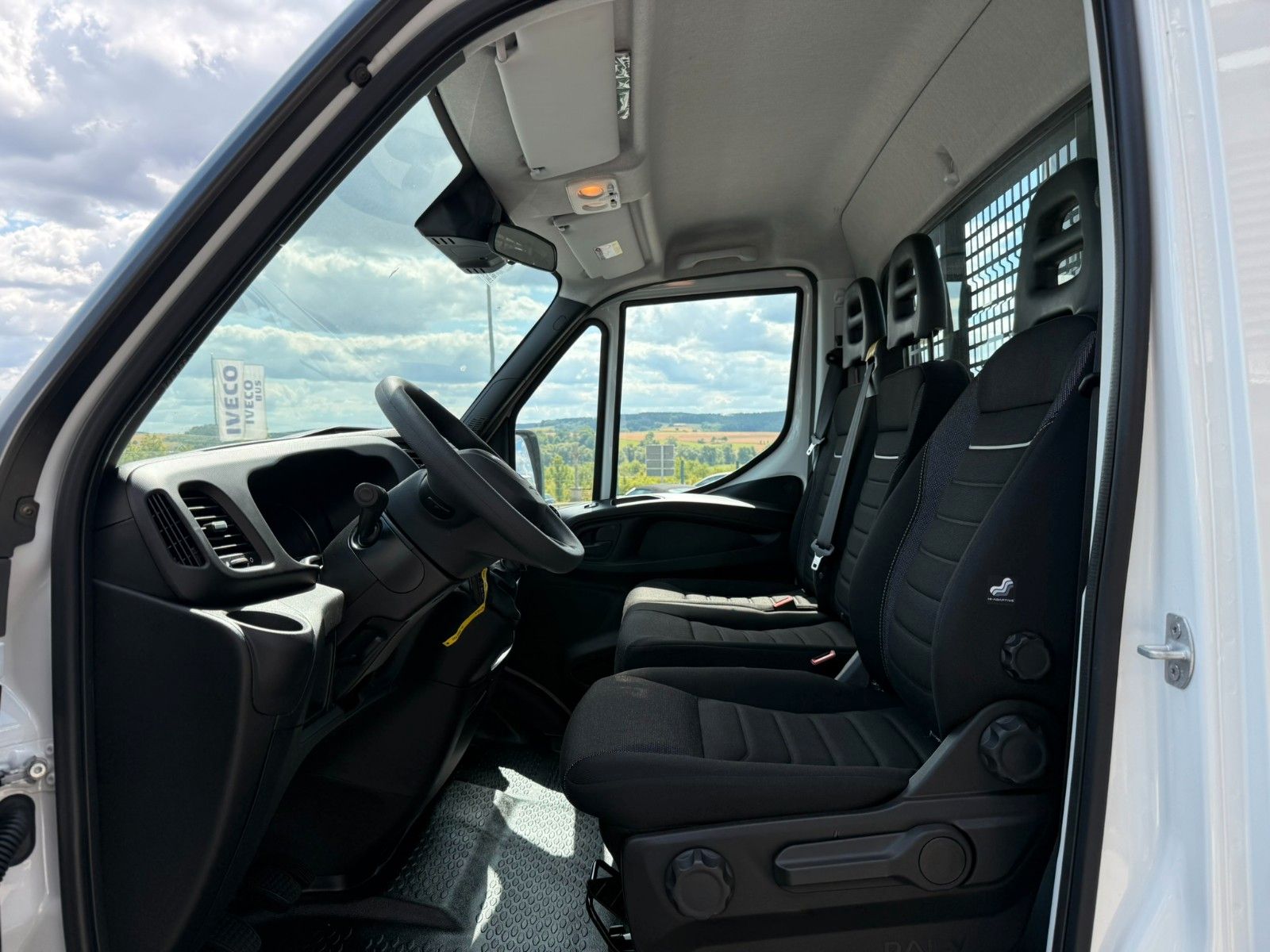 Fahrzeugabbildung Iveco Daily 35S14B Pritsche *R 3450 mm*AHK*Kamera