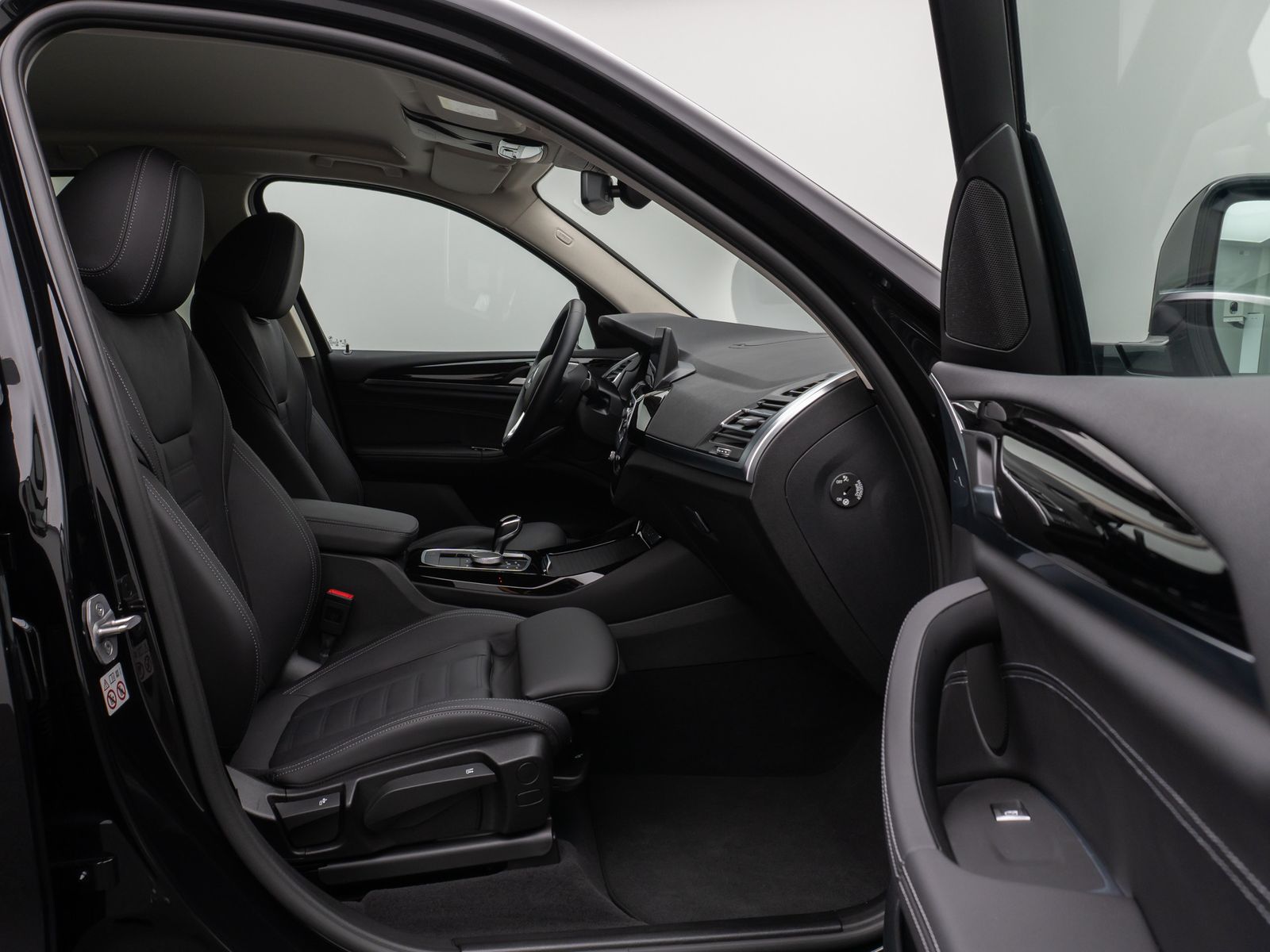 Fahrzeugabbildung BMW X3 xD30e Kamera HUD DAB HiFi AHK Sport 19Zoll