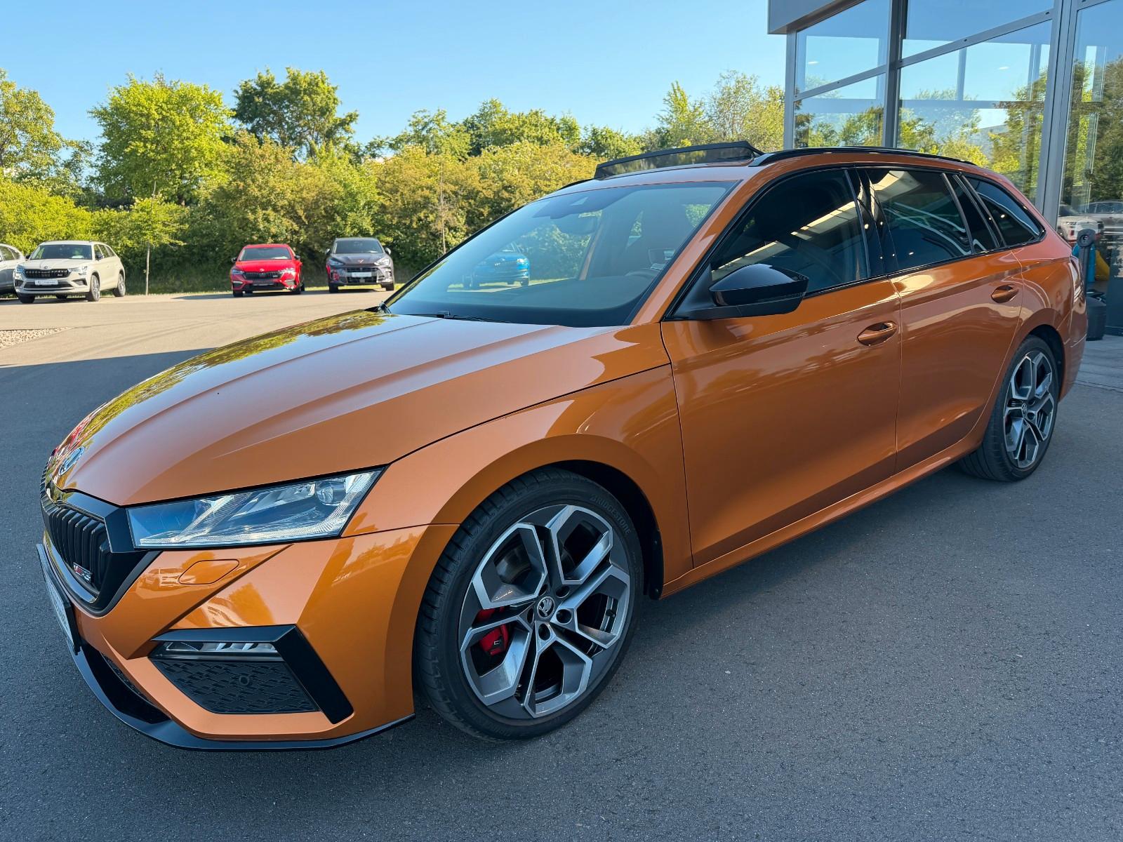 Skoda Octavia 2,0TDi Kombi RS Pano 19" AHK DCC Matrix