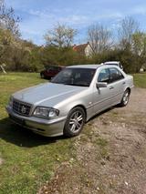 Mercedes-Benz 240 - Mercedes-Benz 240 Benziner Gebrauchtwagen