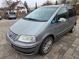 Volkswagen Sharan 1.9TDI 96kW Highline Highline - VW Sharan Gebrauchtwagen in Freiburg