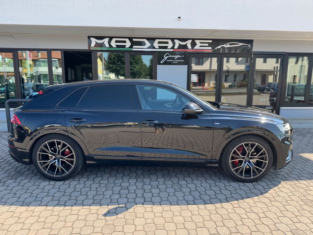 Image of Audi Q8