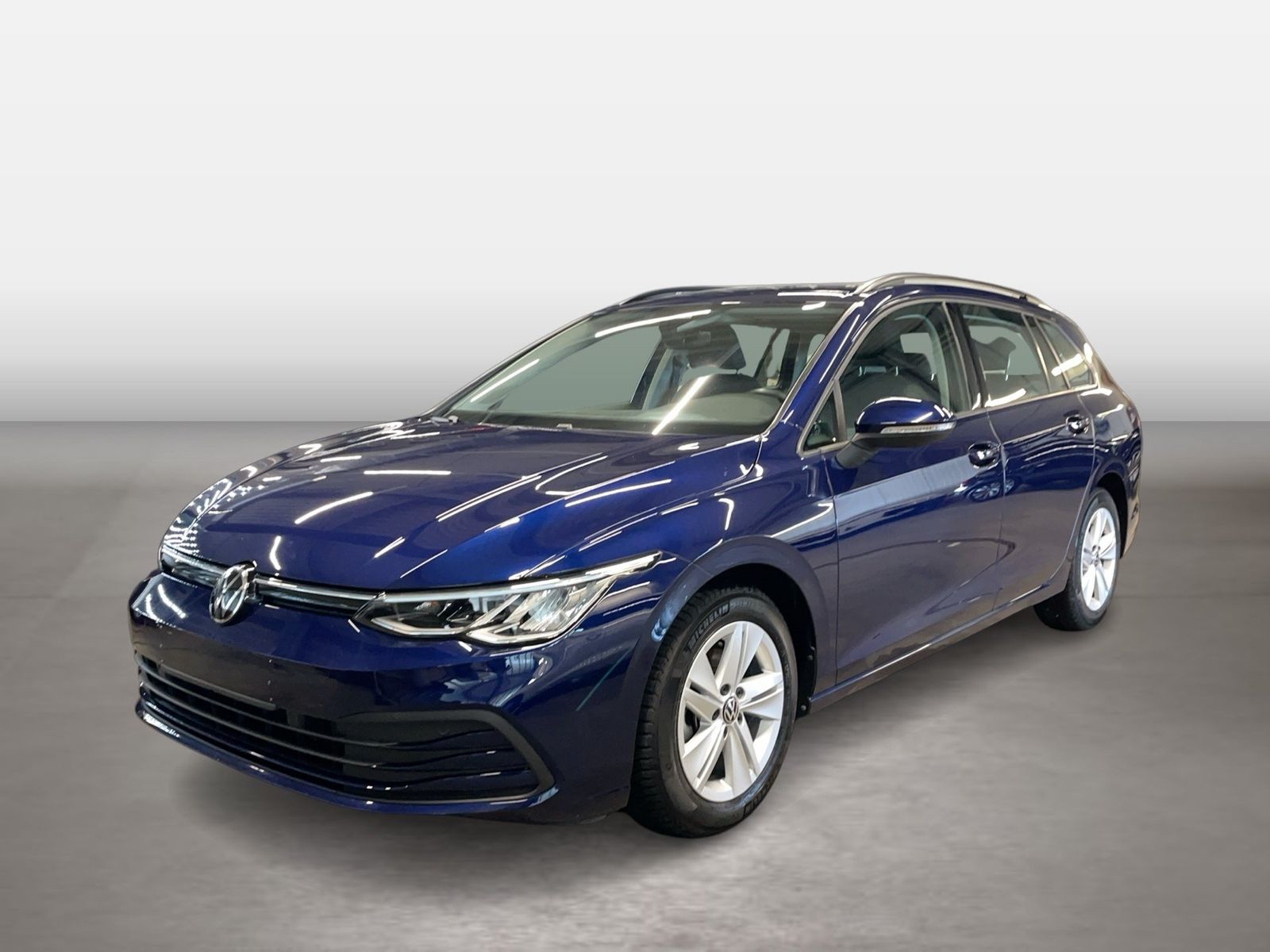 Volkswagen Golf VIII Variant 1.0 TSI Basis Fernlichtass. imagem 2