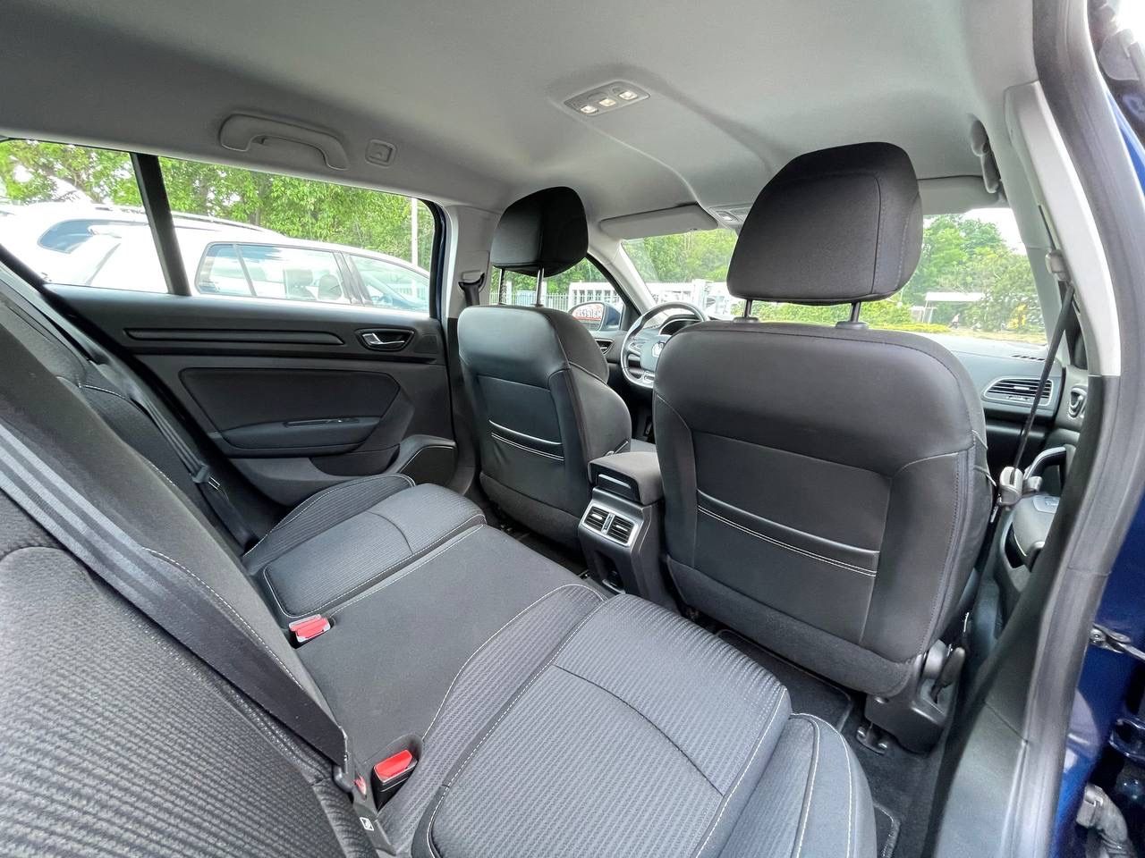 Fahrzeugabbildung Renault Megane Grandtour 1.2 TCE *Tempomat*Navi*SHZ*
