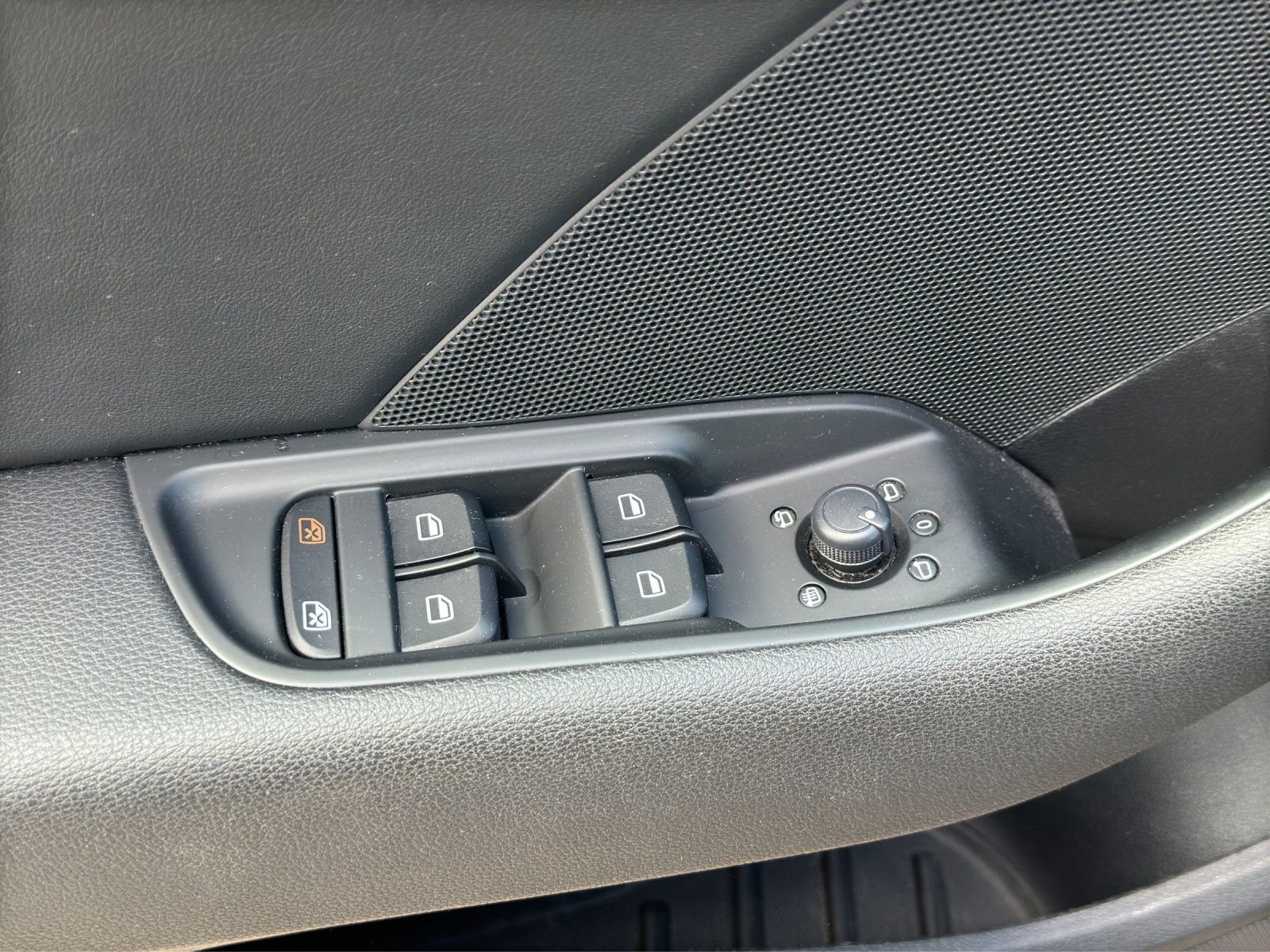 Fahrzeugabbildung Audi A3 Sportback Ambiente TSI DSG AHK XENON NAVI