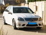 Mercedes-Benz C 63 AMG C 63 T AMG AMG - gebrauchte Mercedes-Benz C 63 AMG aus dem Jahr 2010